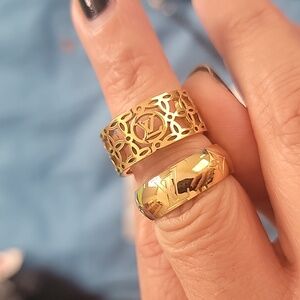 LV style 2 rings size 7